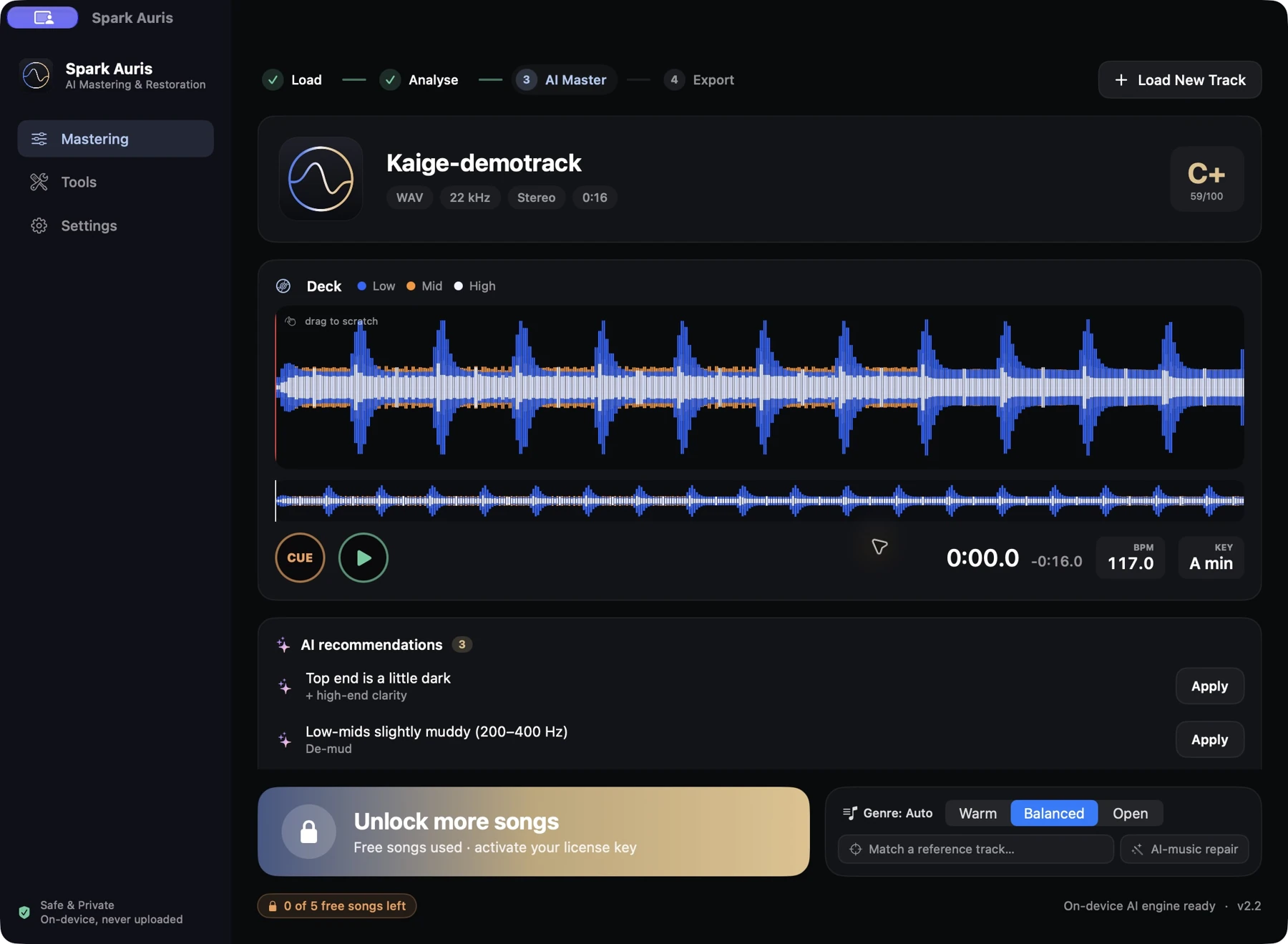 Spark Auris AI Music Mastering op macOS met golfvorm en audioanalyse
